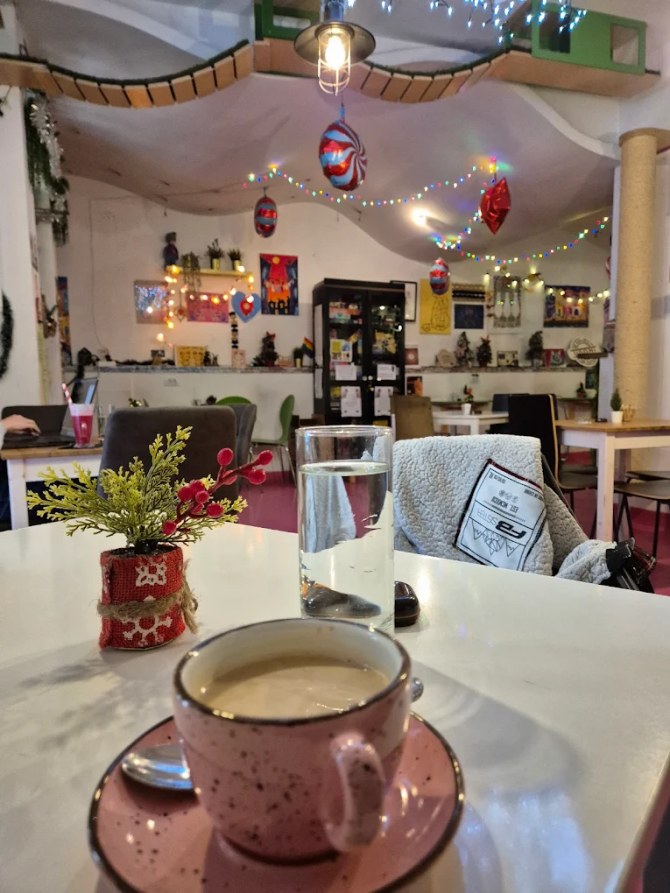 cat_caffe_zagreb12bonjour_ba