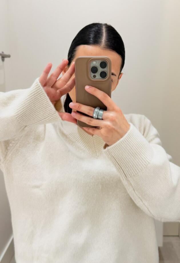 Otišli smo u H&M i pronašli tri džempera koji se rasprodaju brže nego što stigneš odlučiti boju