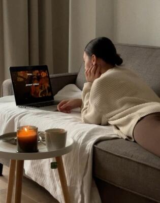 Filmovi Netflix: Top 10 preporuka za hladnije i cozy dane