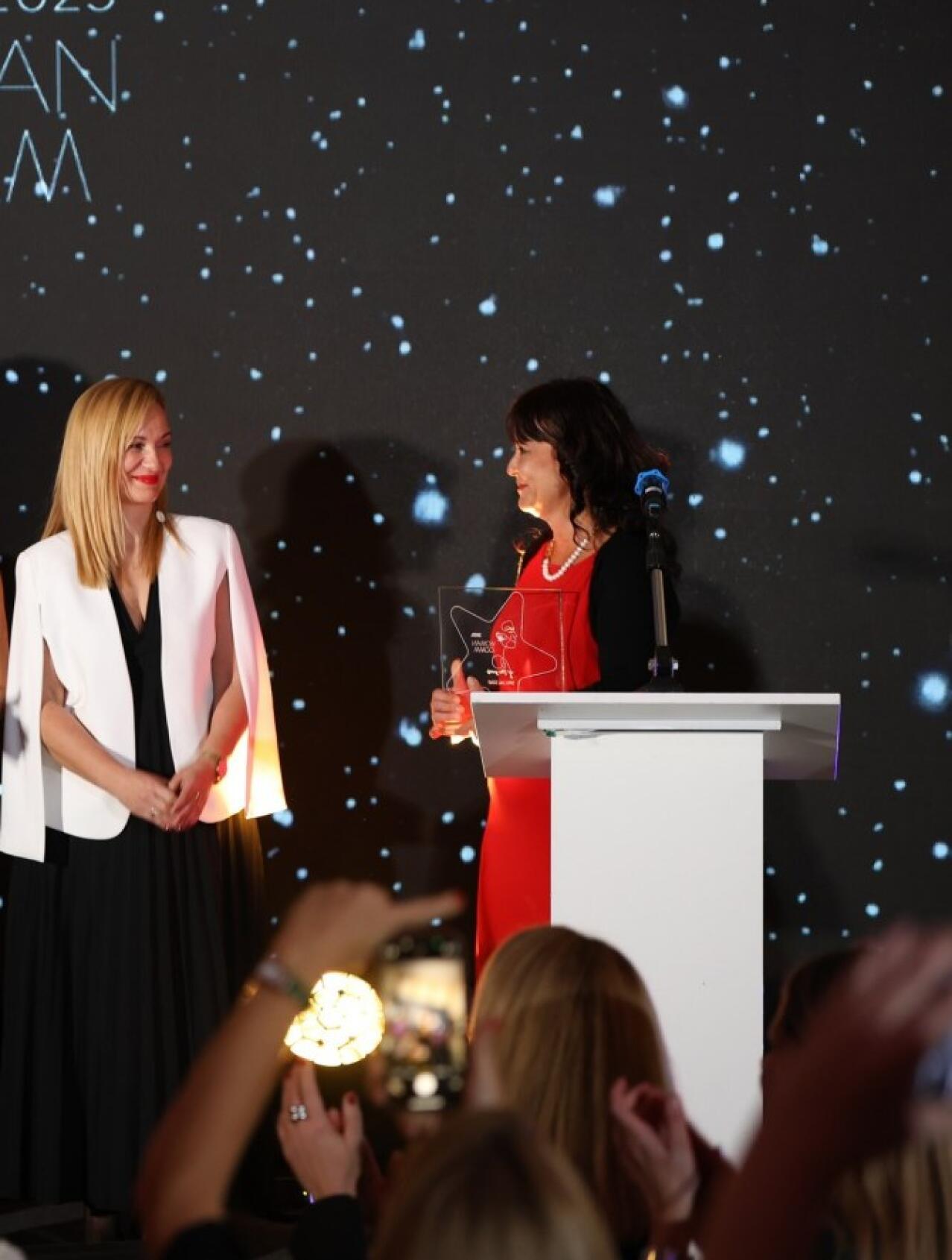 Noć posvećena ženama koje inspirišu: Održana Woman.comm of the Year gala ceremonija