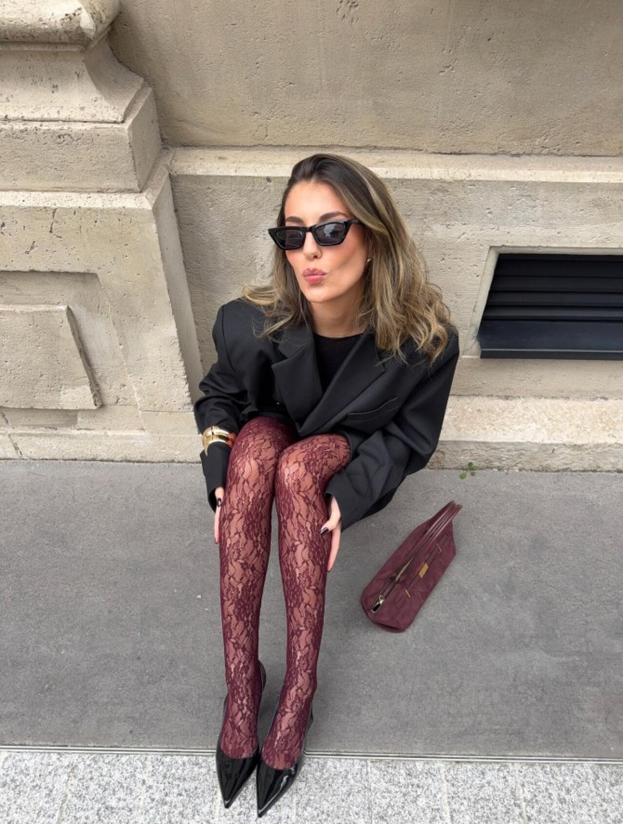 Burgundy čipkane štrample koje su zaludile TikTok sada se mogu naručiti i kod nas.