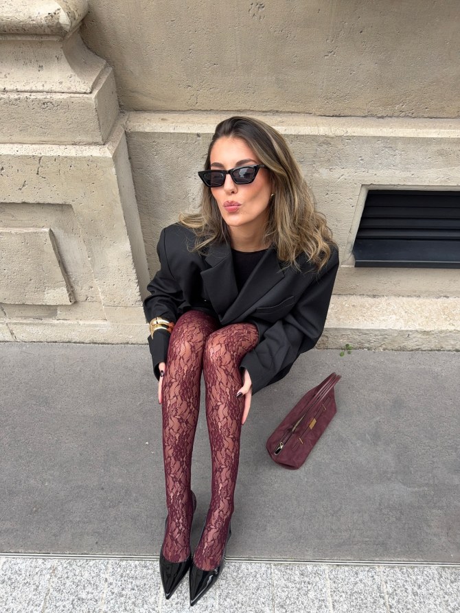 Burgundy čipkane štrample koje su zaludile TikTok sada se mogu naručiti i kod nas.