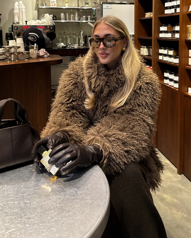 Ruke se smrzavaju? Zara kožne rukavice su elegantan odgovor na hladnoću.