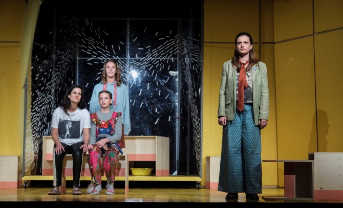 kamerni_teatar_5515bonjour_ba