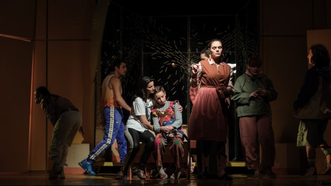 kamerni_teatar_5518bonjour_ba