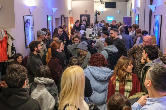 kamerni_teatar_552bonjour_ba