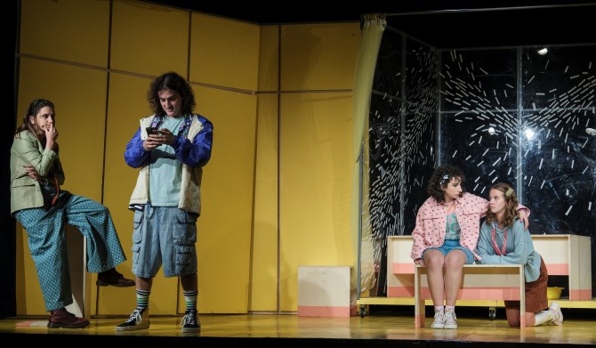 kamerni_teatar_557bonjour_ba