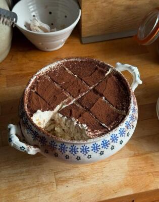 Bonjour Edit: Dan 8 je rezervisan za brzi tiramisu bez jaja i grižnje savjesti