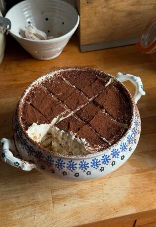 Bonjour Edit: Dan 8 je rezervisan za brzi tiramisu bez jaja i grižnje savjesti