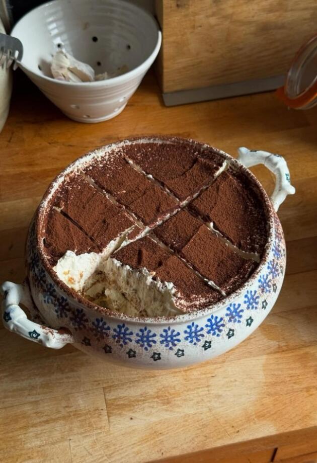 Bonjour Edit: Dan 8 je rezervisan za brzi tiramisu bez jaja i grižnje savjesti