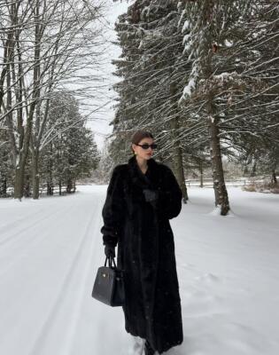 Kad zima stvarno pokaže zube, duge bunde postaju rješenje: Izdvajamo modele vrijedne pažnje.