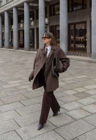 Čekali ste pravi trenutak da kupite hlače za posao? Sniženja su tu i izdvajamo 20 modela.