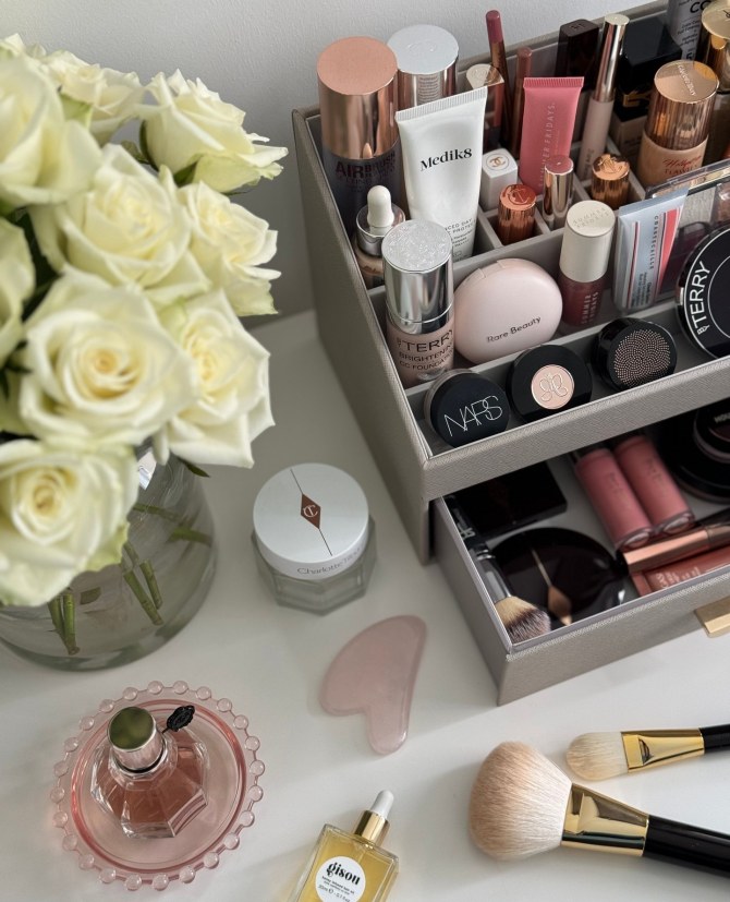 Ako su ti šminka i kozmetika stalno u haosu, ovi Sinsay organizatori rješavaju stvar u par poteza.