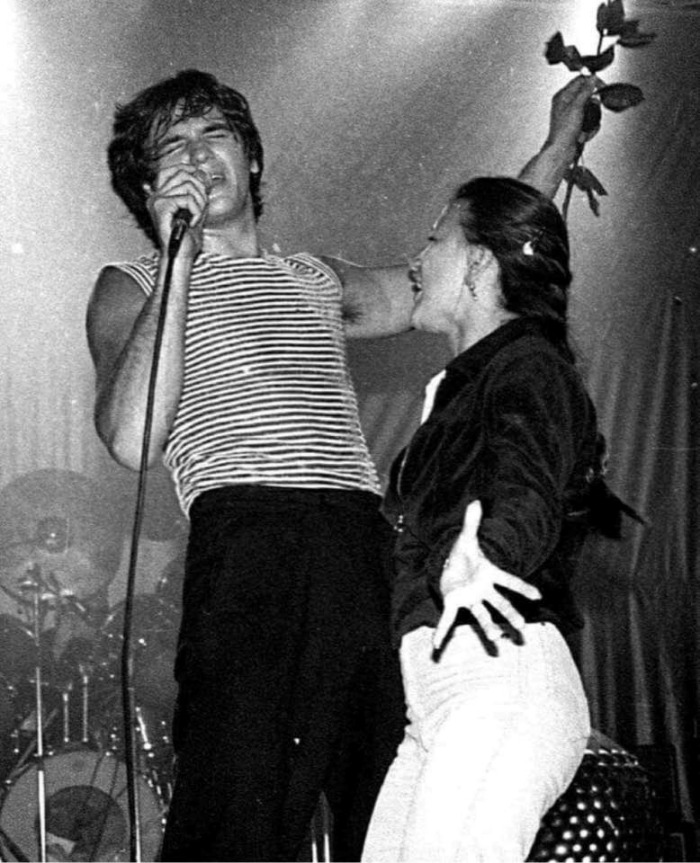 Zašto je bio i ostao frajer! Prepoznajete li ovog domaćeg pjevača po kombinacijama iz 70-ih?