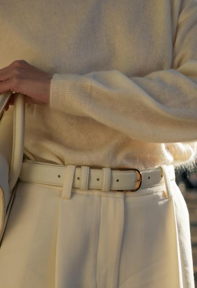 Za hladnije dane biramo bijeli džemper koji ide uz sve, a među ovih 10 modela, dva su na sniženju.