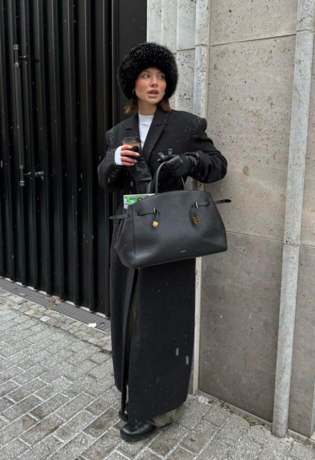 Zašto je crna boja uvijek siguran izbor? Ovih 15 komada to objašnjava, a neki su na sniženju.