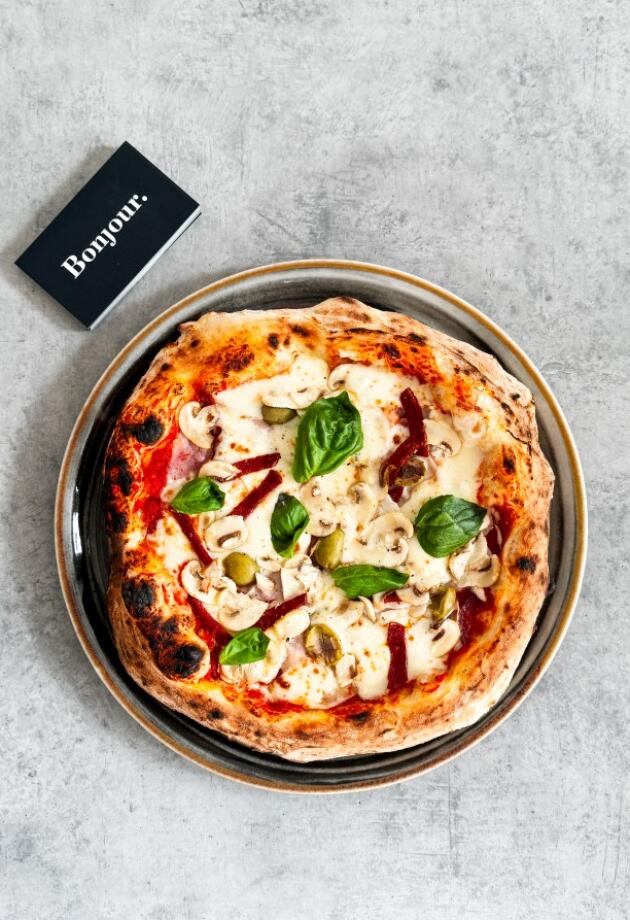 Posjetili smo novu pizzeriju u Sarajevu čija je priča krenula s balkona i postala ozbiljna gastro adresa.