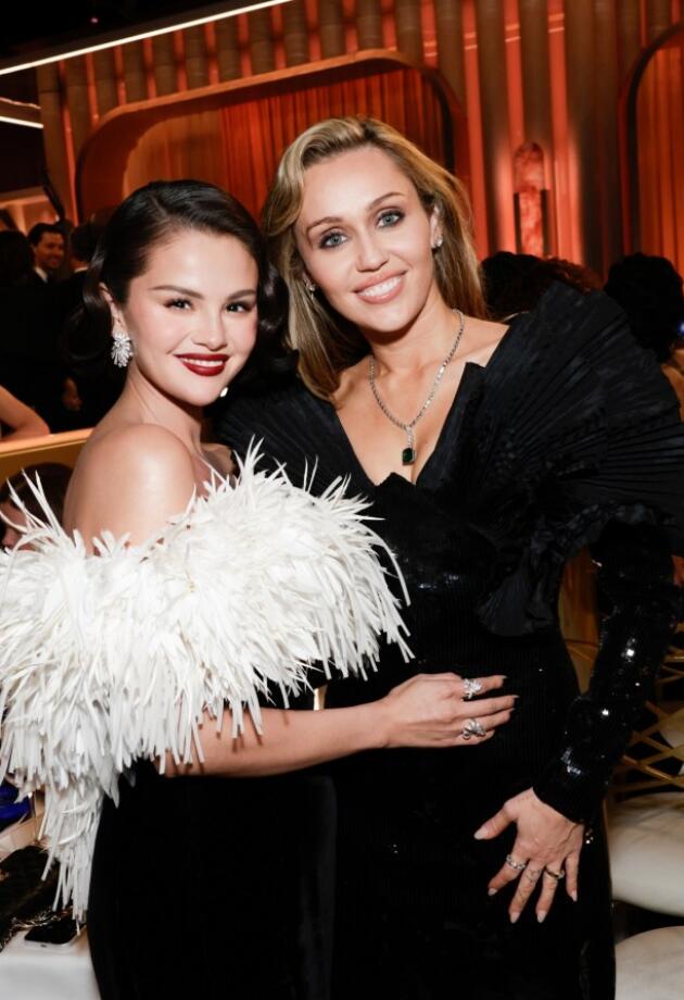 Trendovi u frizurama i makeupu za 2026. već su tu, a postavlja ih ovih 6 izdanja s Golden Globes.