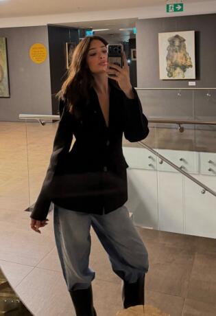 Crni blejzer je najpouzdaniji komad u garderobi, a Reserved nas je obradovao s 3 modela na sniženju.