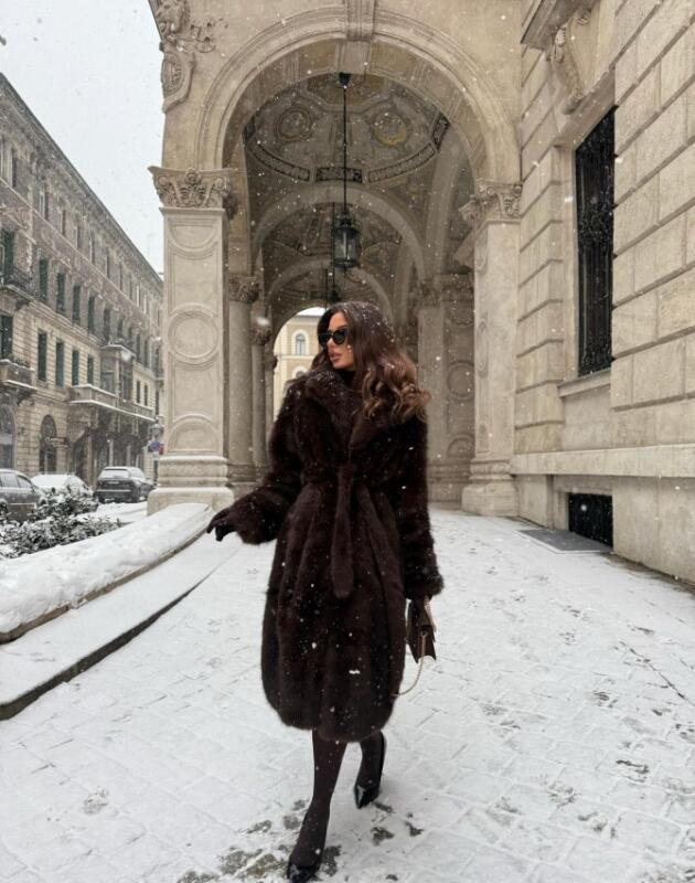 Zašto se uvijek vraćamo smeđoj boji? Ovih 20 komada to objašnjava, a neki su trenutno na sniženju.