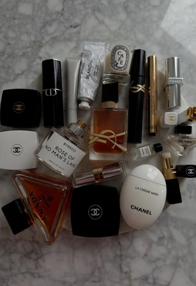 Trend parfemi za 2026: Mirisi koji već osvajaju društvene mreže i parfemske police