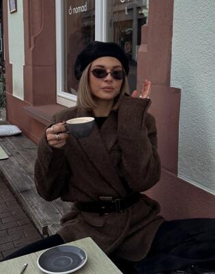 Kada je vani hladno, ali želite izgledati sređeno, ZARA vuneni blejzeri postaju logičan izbor.