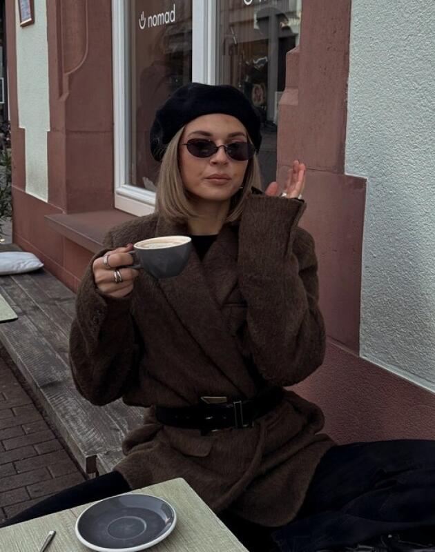 Kada je vani hladno, ali želite izgledati sređeno, ZARA vuneni blejzeri postaju logičan izbor.