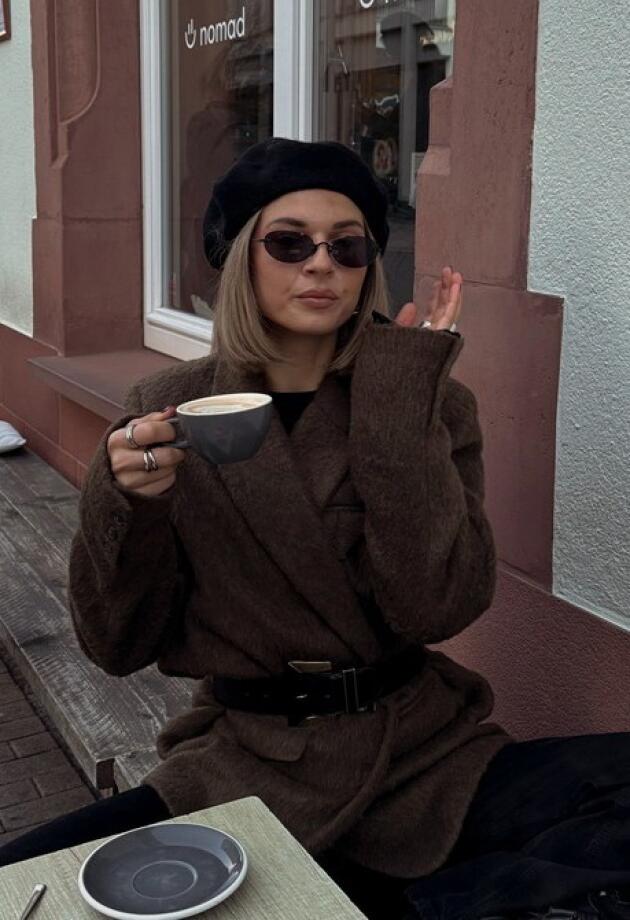 Kada je vani hladno, ali želite izgledati sređeno, ZARA vuneni blejzeri postaju logičan izbor.