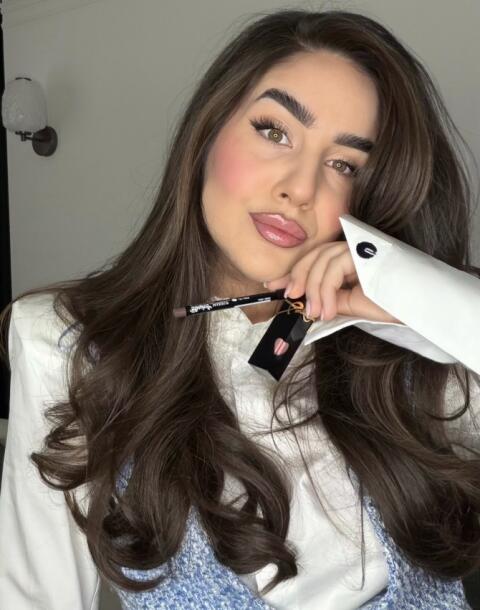 Bonjour.beauty: Aleksandra otkriva trik za punije usne, ali bez Rimmel Cappuccino olovke