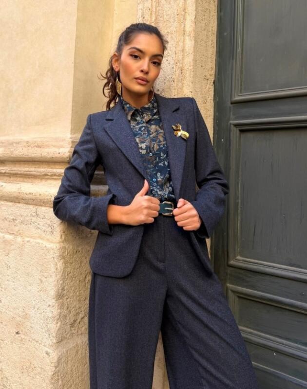 Cvjetne košulje koje će osvježiti poslovne kombinacije i učiniti ih manje dosadnim.