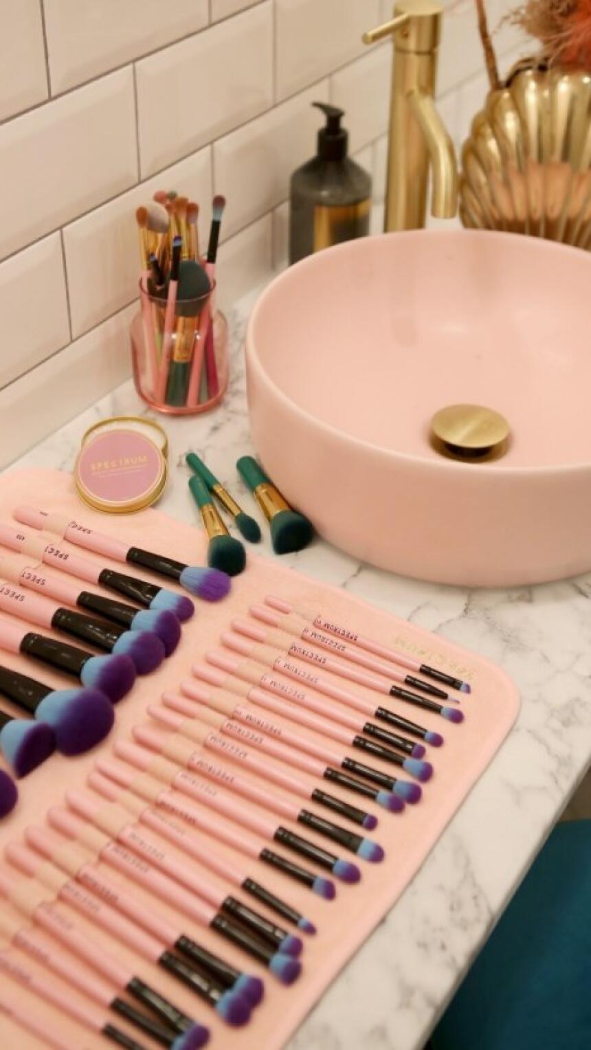 Beauty osnove koje vam niko nije objasnio: Kako očistiti četkice za šminku?