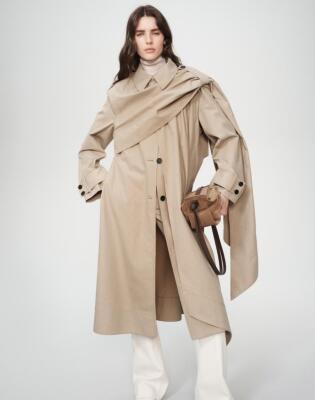 ZARA baloner koji izgleda drugačije od svega što smo vidjeli: Šal definitivno mijenja cijeli look