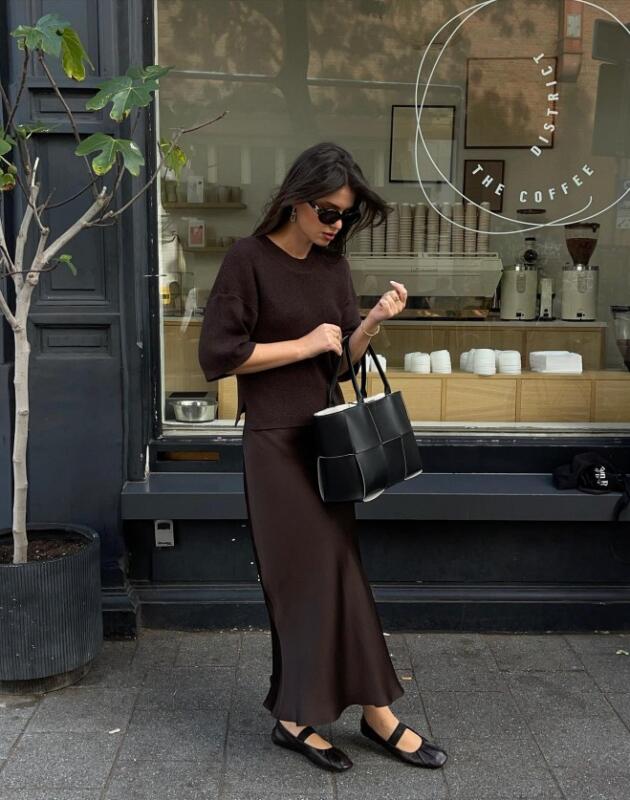 U BiH prodavnice su stigle i prve satenske suknje: Ova košta 45 KM i dolazi u čak 5 boja