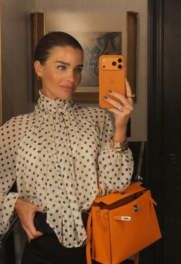 Najslađa bluza na tačkice nalazi se u ZARA radnji i košta manje od 60 KM.