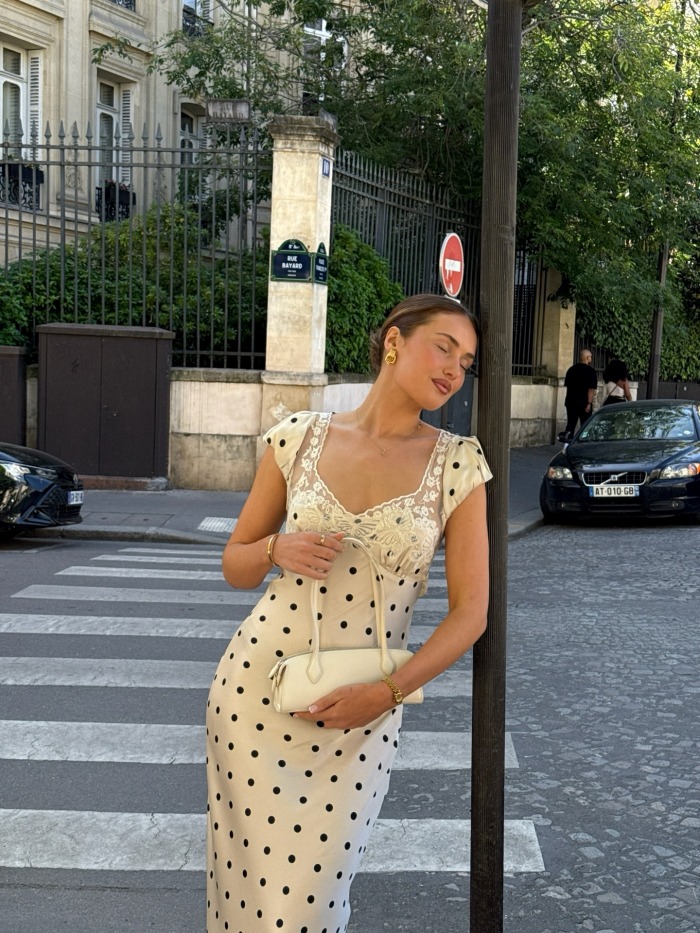 Ponovo se vraćamo haljinama na tačkice: Izdvojili smo 10 koje izgledaju najbolje