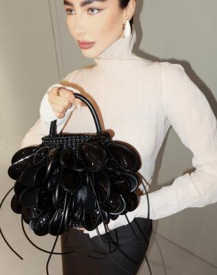 Torba sa školjkama (koja nije tvoja klasična za more) ponovo pomjera granice ovog brenda