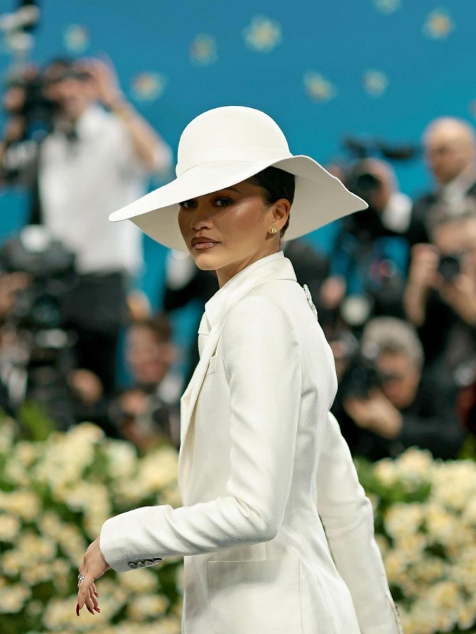 Met Gala 2026: Večeras počinje najveći modni spektakl, ali jedno poznato lice ove godine izostaje