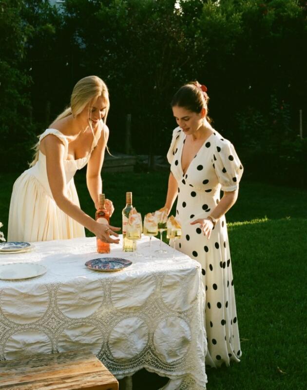 Stolovi koji izgledaju kao iz italijanskog filma: Evo kako ih rekreirati kod kuće