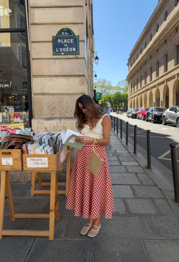 ZARA karirana suknja koja izgleda kao proljeće u Italiji već je na našoj listi želja