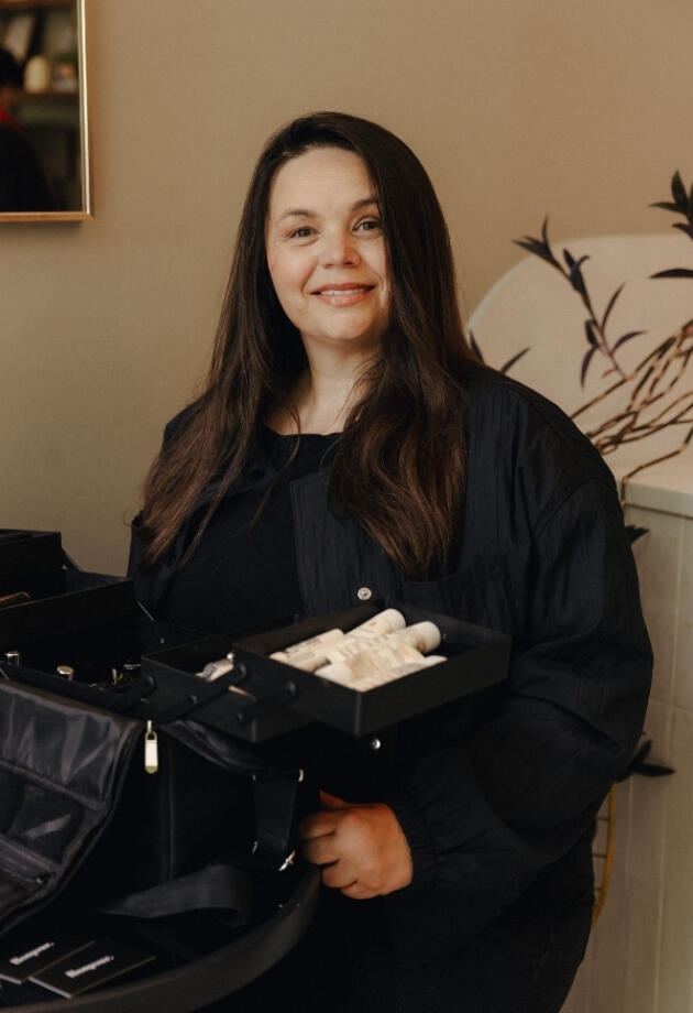 Beauty.pauza: Maja Talović otvorila je profesionalni kit i pokazala trik za 30 sekundi