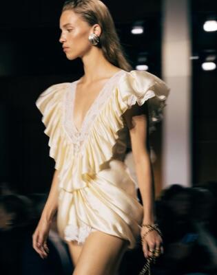 ZARA ima boho haljine inspirisane dizajnerskim brendom koji svi žele