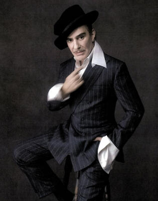 John Galliano u centru Met Gale 2027. 7 razloga zašto moda još nema njegovu zamjenu.
