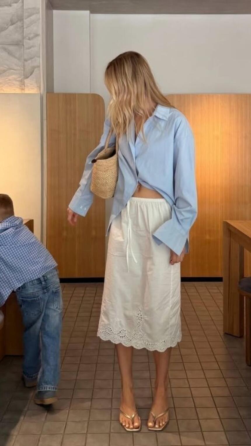 Ove košulje na sniženju spašavaju uredski stil na +30