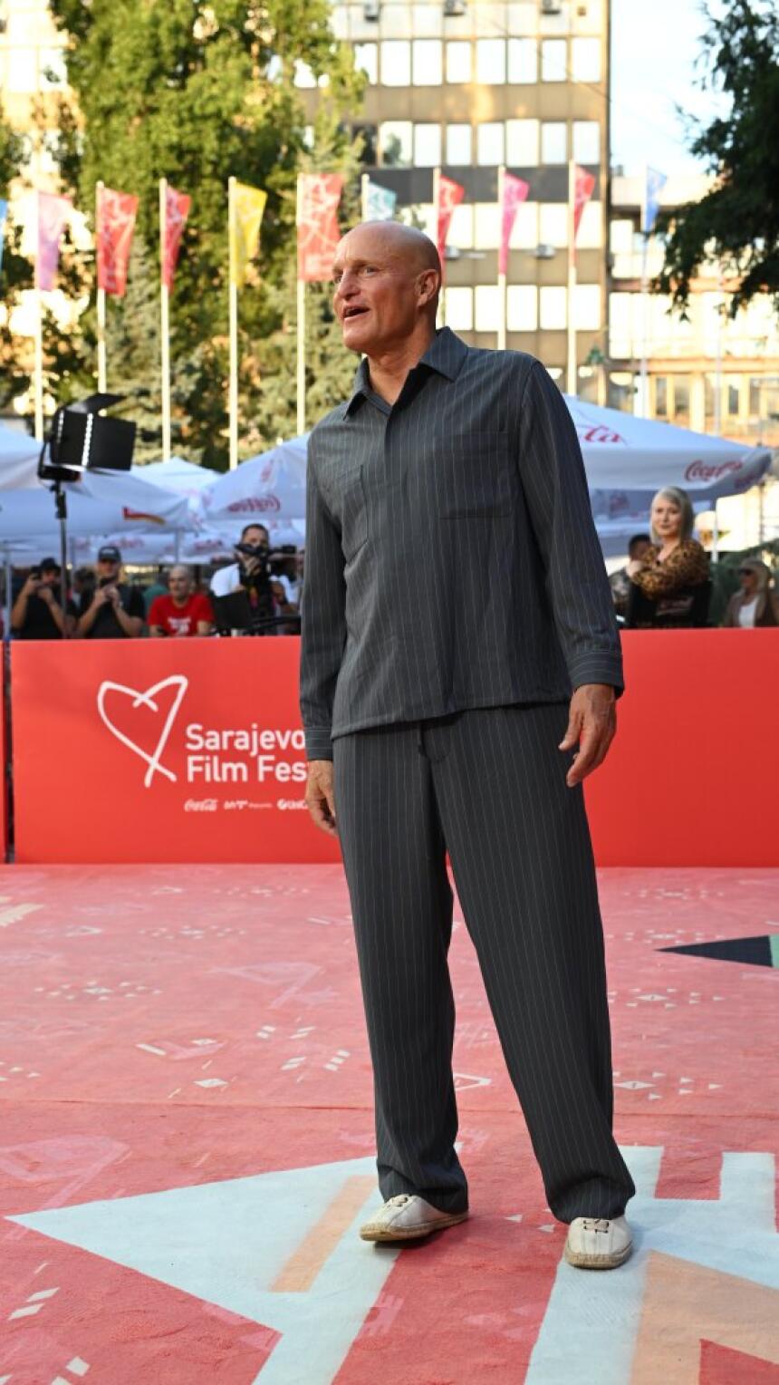 Među prvima donosimo slike Woodyja Harrelsona koji je upravo stigao na crveni tepih