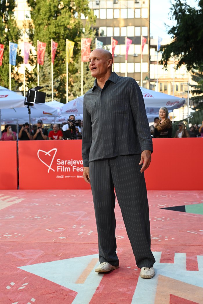Među prvima donosimo slike Woodyja Harrelsona koji je upravo stigao na crveni tepih