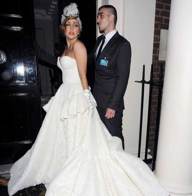 I Lady Gaga voli retro haljine Ulyane Sergeenko 