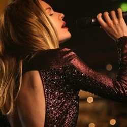 Kate Bosworth zapjevala za Topshop