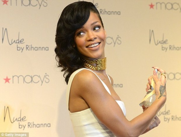 Rihanna ima novi parfem!