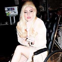 Lady Gaga boluje sa stilom