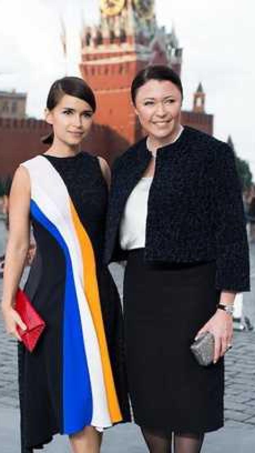 Poznate dame na Dior reviji